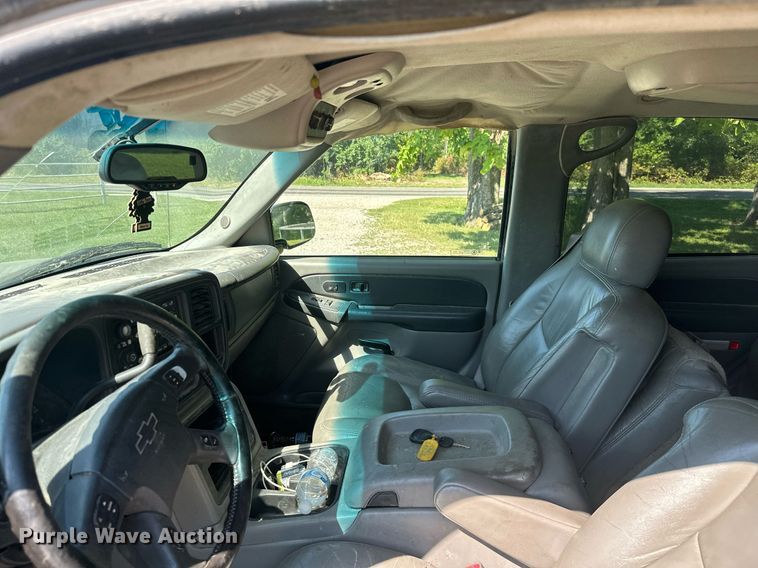 image for item ML9234 2003  Chevrolet Tahoe  SUV