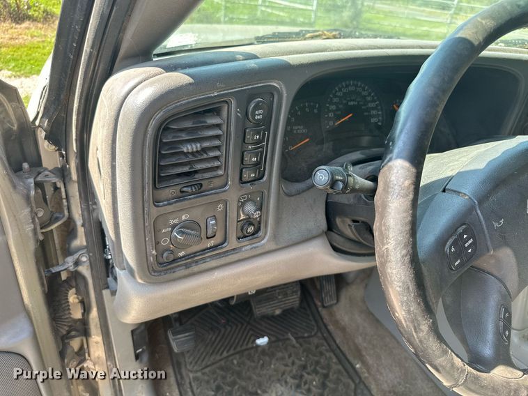 image for item ML9234 2003  Chevrolet Tahoe  SUV