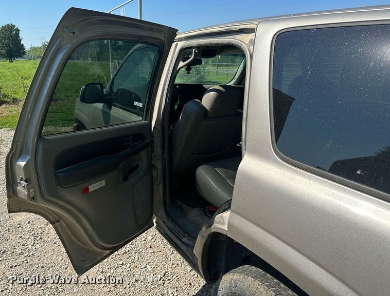 image for item ML9234 2003  Chevrolet Tahoe  SUV