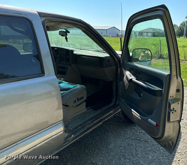 image for item ML9234 2003  Chevrolet Tahoe  SUV