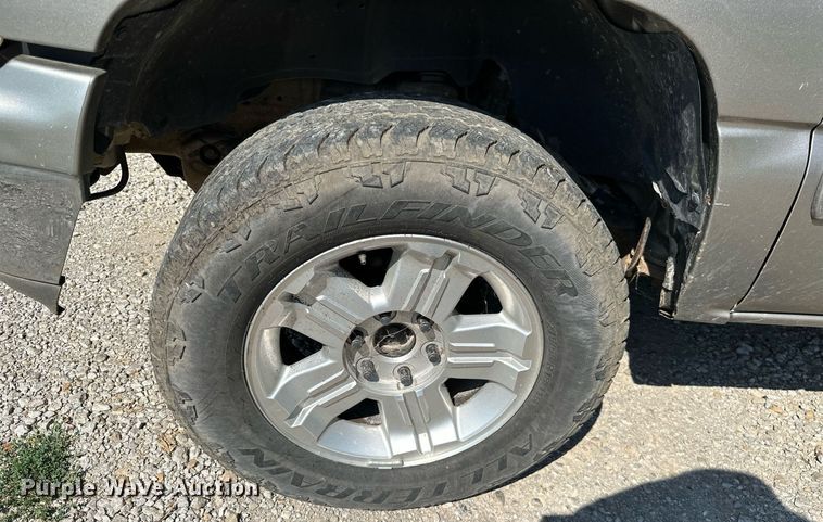 image for item ML9234 2003  Chevrolet Tahoe  SUV