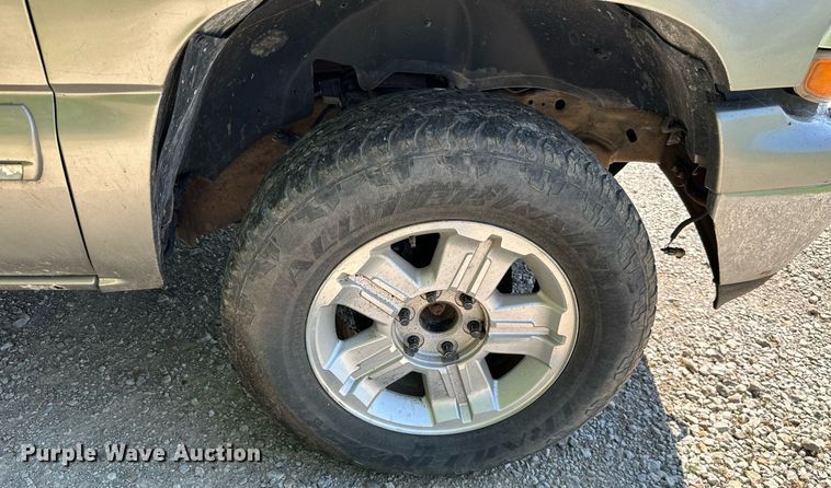 image for item ML9234 2003  Chevrolet Tahoe  SUV