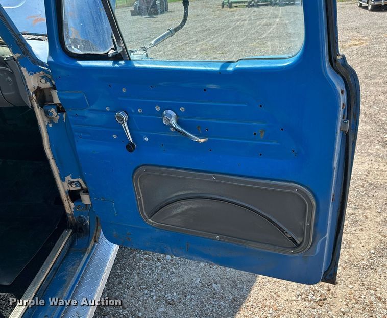 image for item ML9236 1966 Ford F100  pickup truck