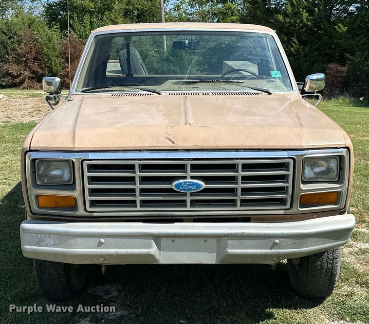 image for item ML9265 1984 Ford F250  utility bed pickup truck