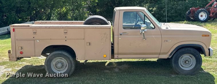 image for item ML9265 1984 Ford F250  utility bed pickup truck