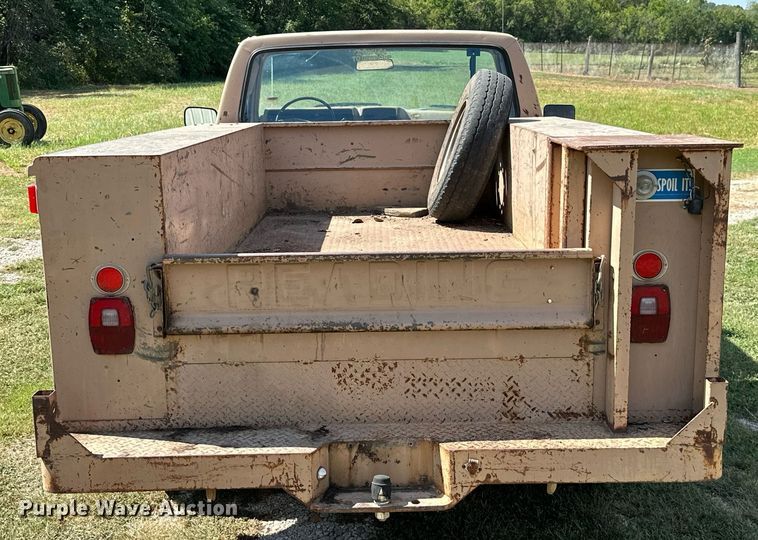 image for item ML9265 1984 Ford F250  utility bed pickup truck