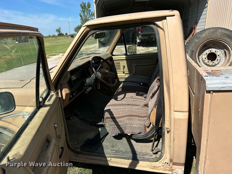 image for item ML9265 1984 Ford F250  utility bed pickup truck