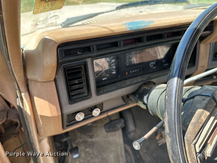 image for item ML9265 1984 Ford F250  utility bed pickup truck