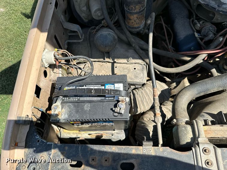 image for item ML9265 1984 Ford F250  utility bed pickup truck