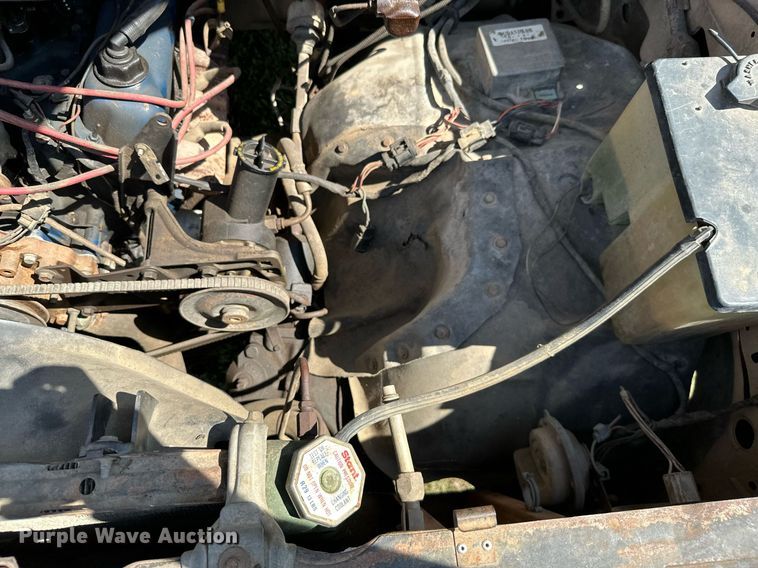 image for item ML9265 1984 Ford F250  utility bed pickup truck