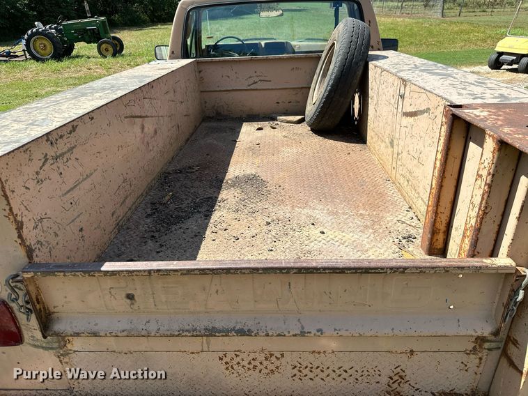 image for item ML9265 1984 Ford F250  utility bed pickup truck