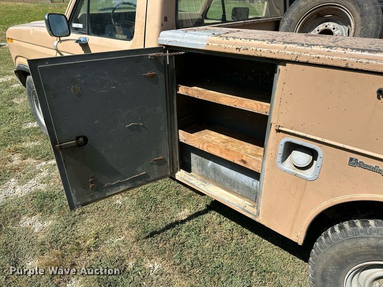 image for item ML9265 1984 Ford F250  utility bed pickup truck