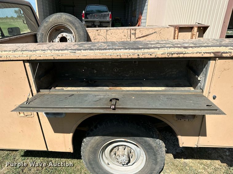 image for item ML9265 1984 Ford F250  utility bed pickup truck