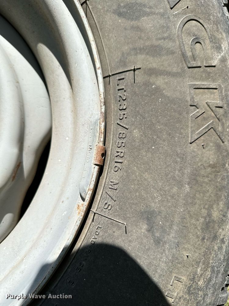 image for item ML9265 1984 Ford F250  utility bed pickup truck