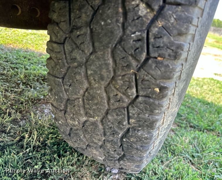 image for item ML9265 1984 Ford F250  utility bed pickup truck