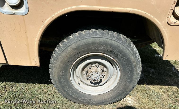 image for item ML9265 1984 Ford F250  utility bed pickup truck