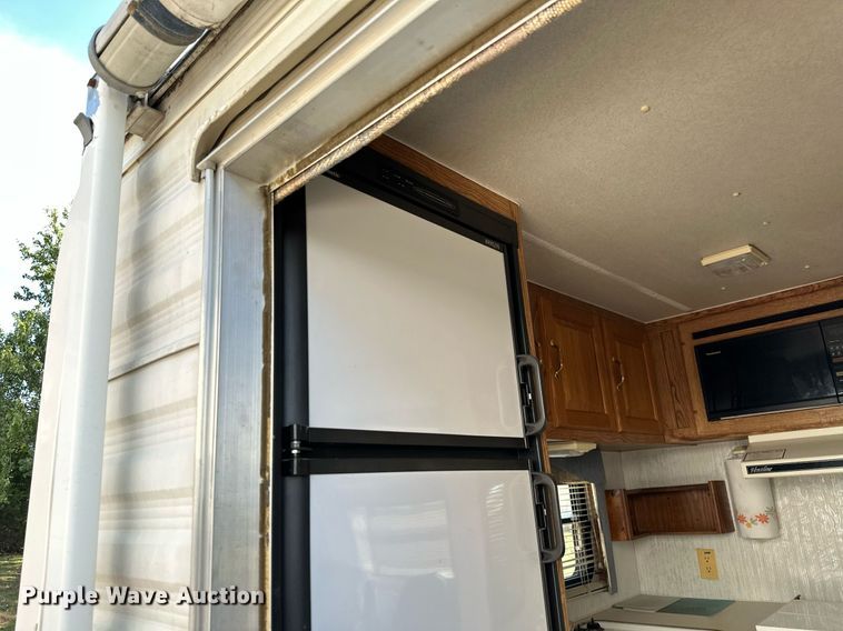 image for item ML9267 1995 Peterson Industries Inc. Legacy  camper