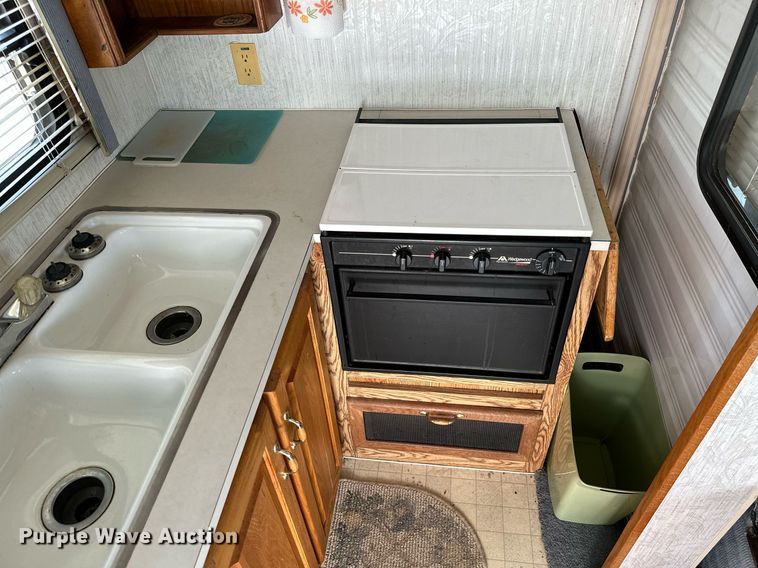 image for item ML9267 1995 Peterson Industries Inc. Legacy  camper