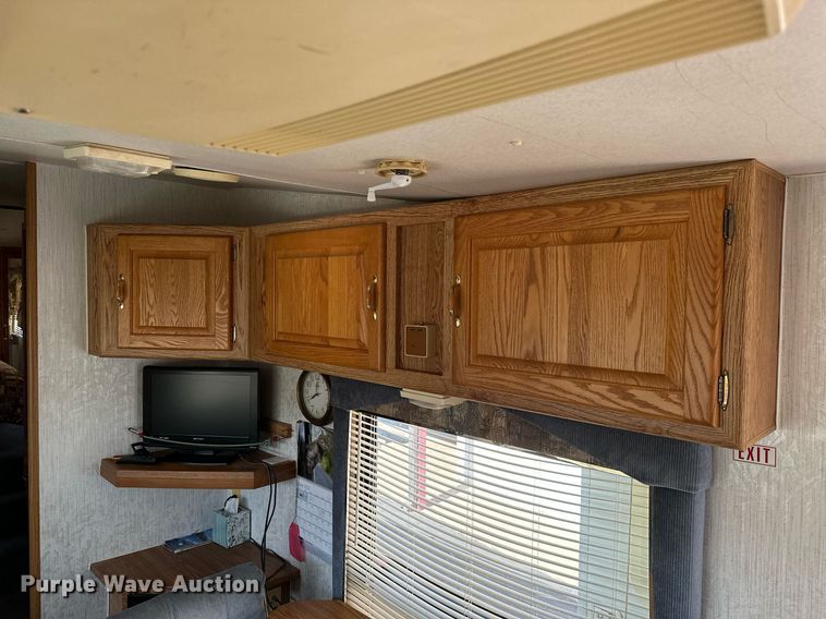 image for item ML9267 1995 Peterson Industries Inc. Legacy  camper