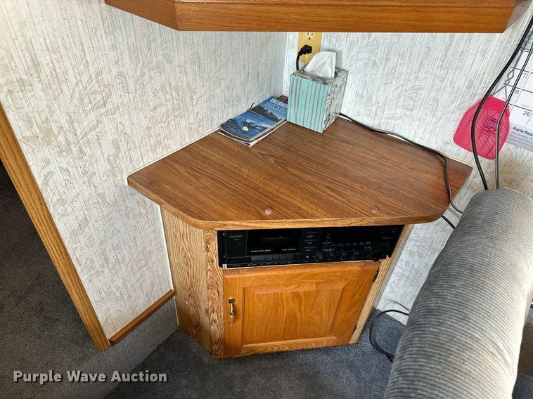 image for item ML9267 1995 Peterson Industries Inc. Legacy  camper