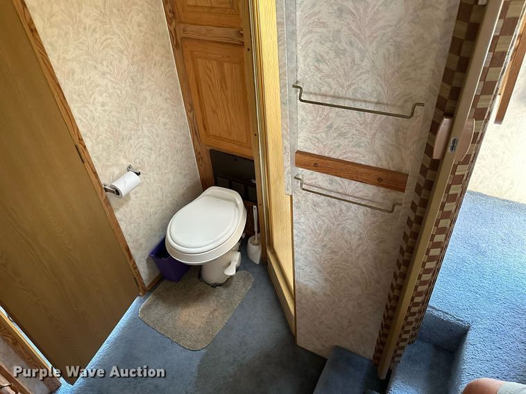 image for item ML9267 1995 Peterson Industries Inc. Legacy  camper