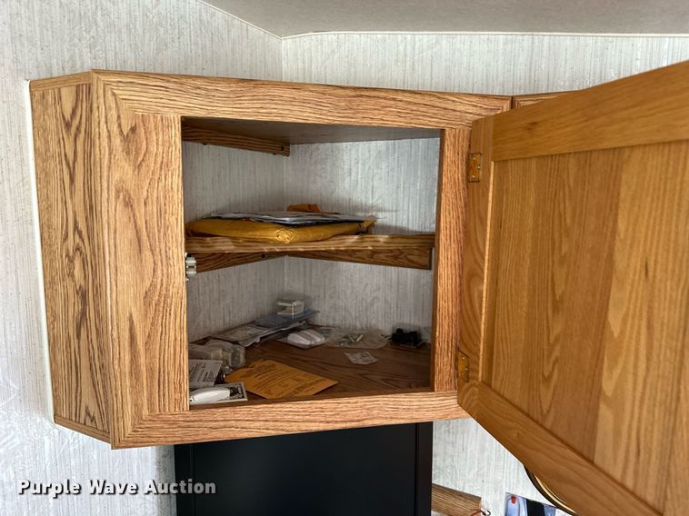 image for item ML9267 1995 Peterson Industries Inc. Legacy  camper