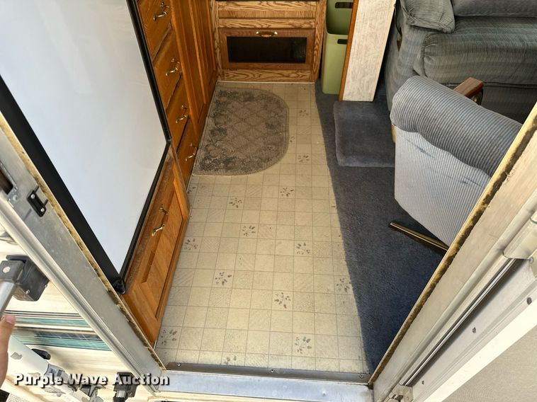 image for item ML9267 1995 Peterson Industries Inc. Legacy  camper