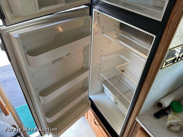 image for item ML9267 1995 Peterson Industries Inc. Legacy  camper