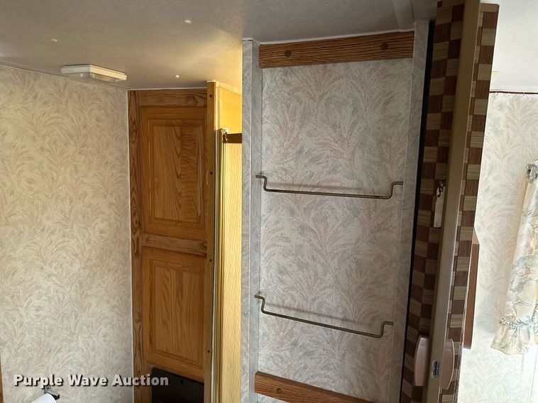 image for item ML9267 1995 Peterson Industries Inc. Legacy  camper