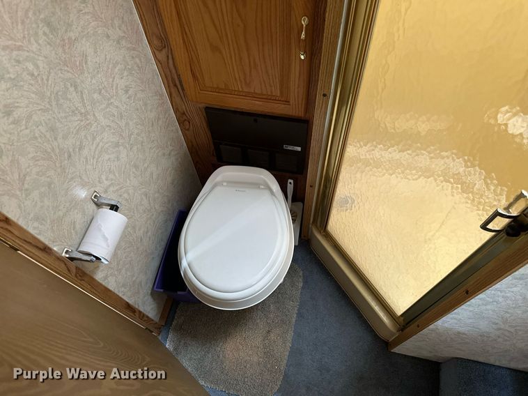 image for item ML9267 1995 Peterson Industries Inc. Legacy  camper