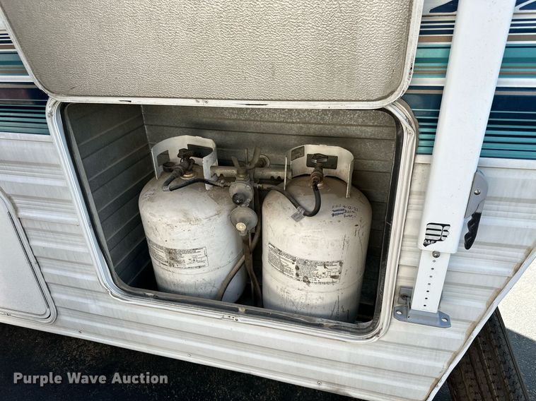 image for item ML9267 1995 Peterson Industries Inc. Legacy  camper