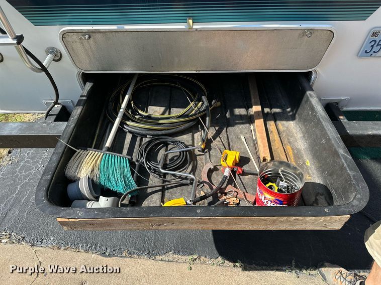 image for item ML9267 1995 Peterson Industries Inc. Legacy  camper