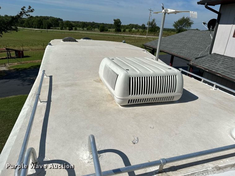 image for item ML9267 1995 Peterson Industries Inc. Legacy  camper