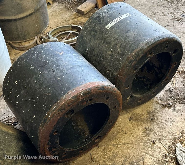 image for item ML9279 (2) 15"W x 18" diameter hubs