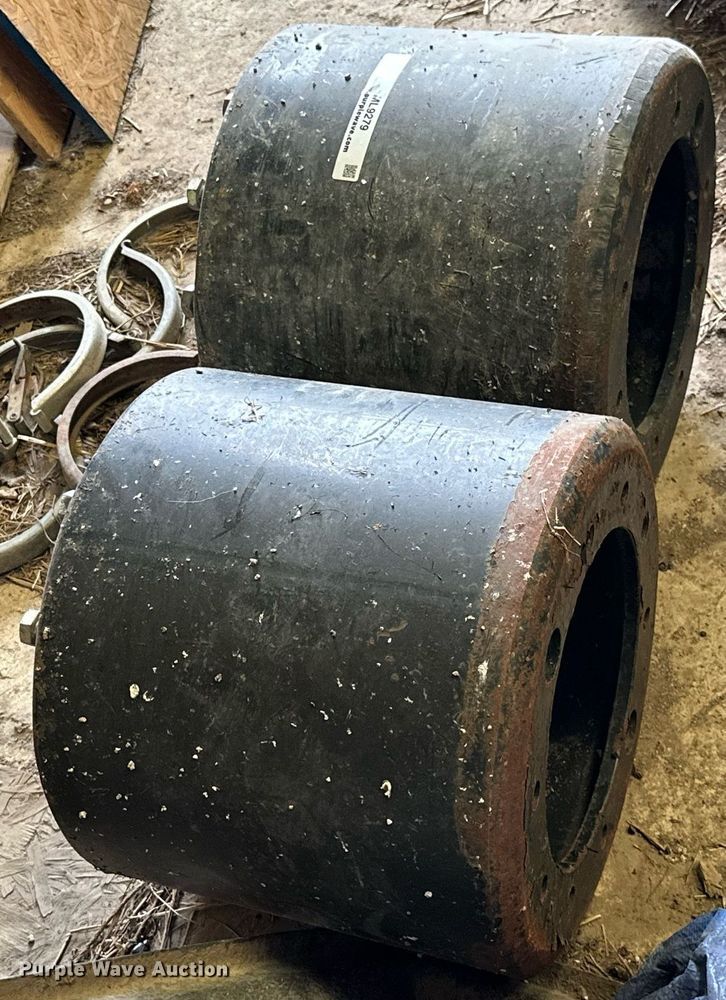 image for item ML9279 (2) 15"W x 18" diameter hubs