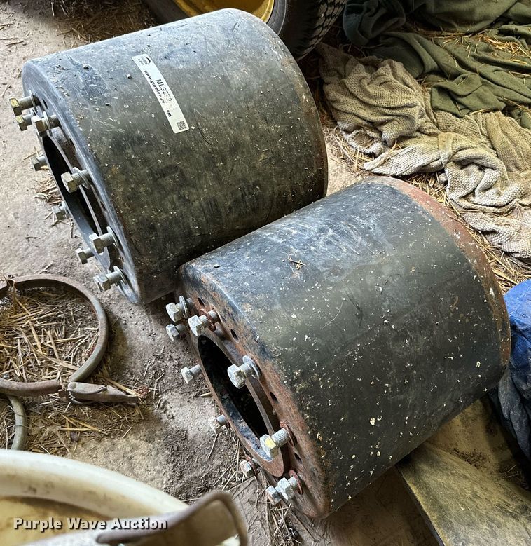 image for item ML9279 (2) 15"W x 18" diameter hubs