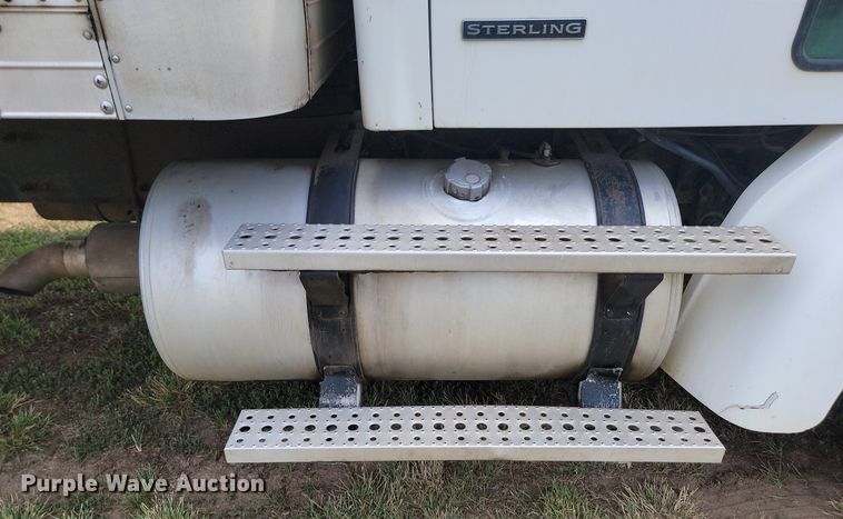 image for item ML9511 2005 Sterling LT7500  box truck