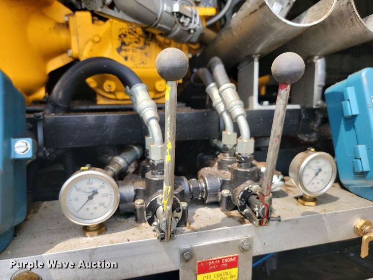 image for item ML9511 2005 Sterling LT7500  box truck