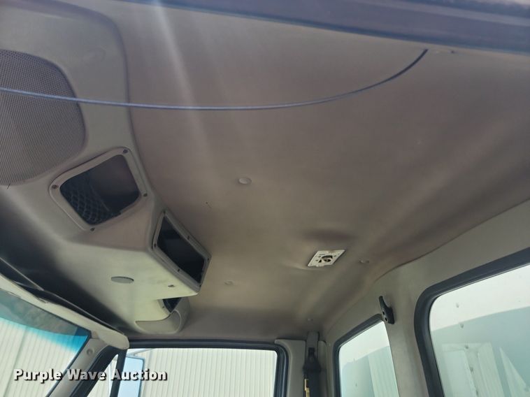 image for item ML9511 2005 Sterling LT7500  box truck