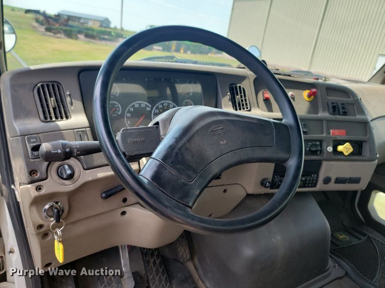 image for item ML9511 2005 Sterling LT7500  box truck