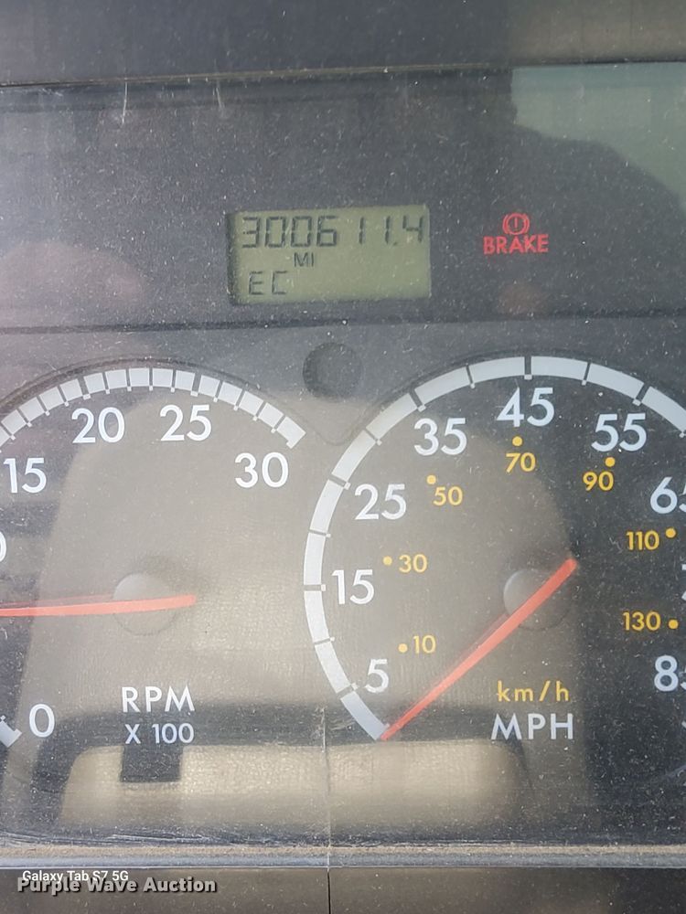 image for item ML9511 2005 Sterling LT7500  box truck