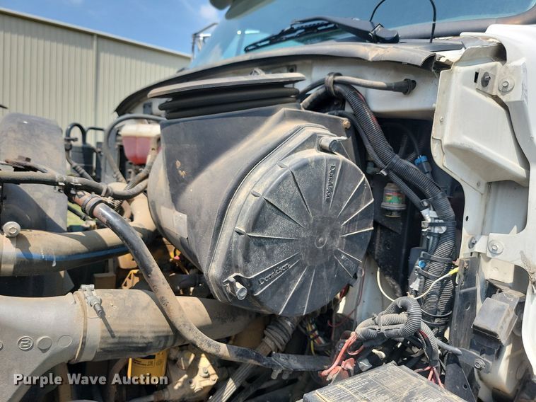 image for item ML9511 2005 Sterling LT7500  box truck