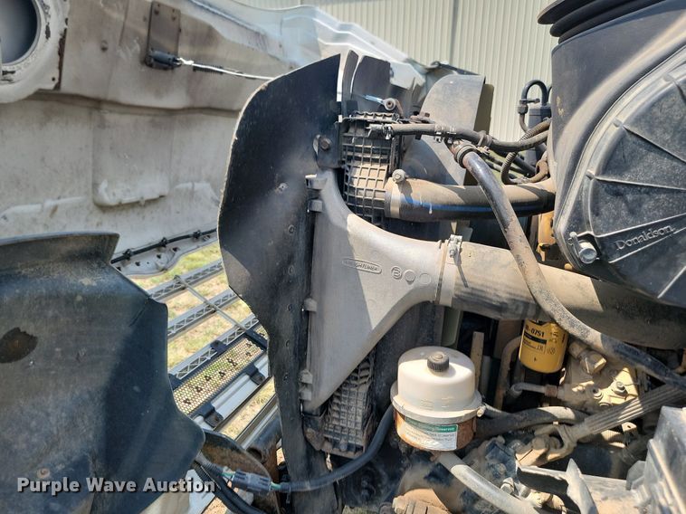 image for item ML9511 2005 Sterling LT7500  box truck