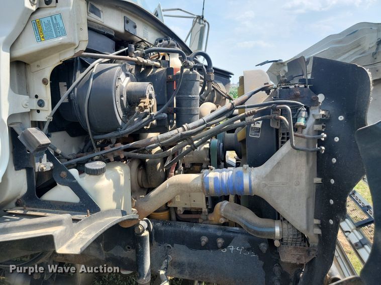 image for item ML9511 2005 Sterling LT7500  box truck