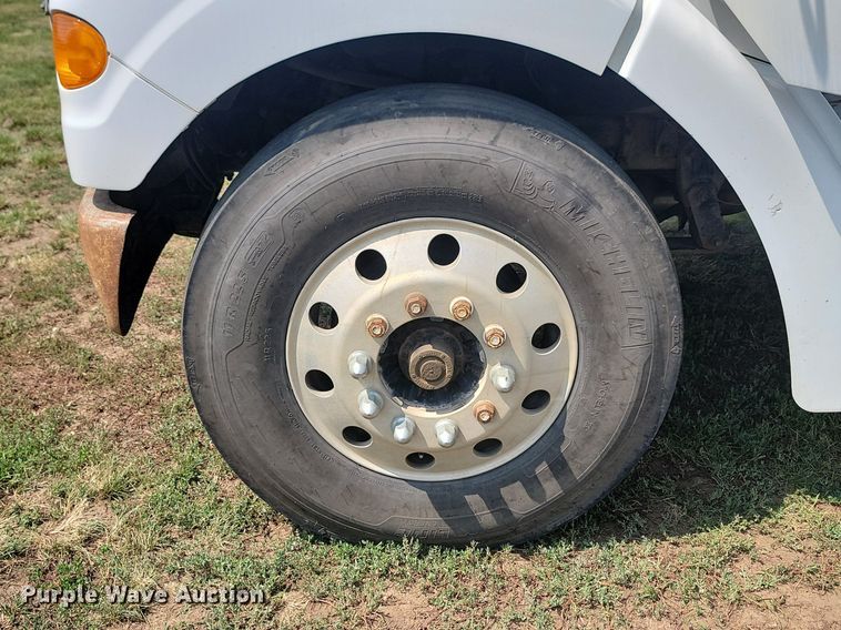 image for item ML9511 2005 Sterling LT7500  box truck