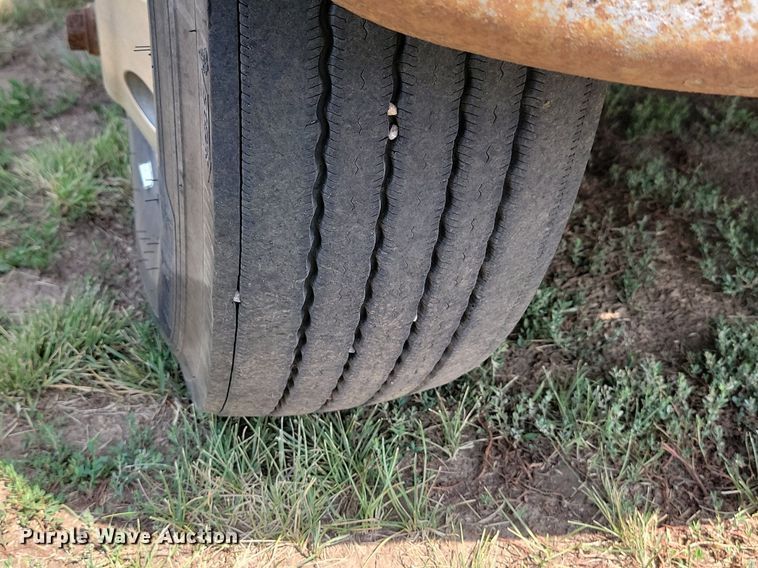 image for item ML9511 2005 Sterling LT7500  box truck