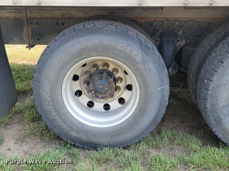 image for item ML9511 2005 Sterling LT7500  box truck