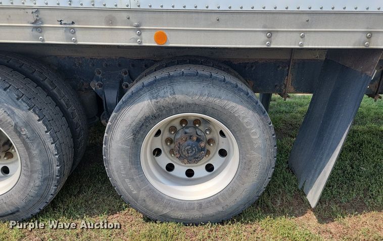 image for item ML9511 2005 Sterling LT7500  box truck