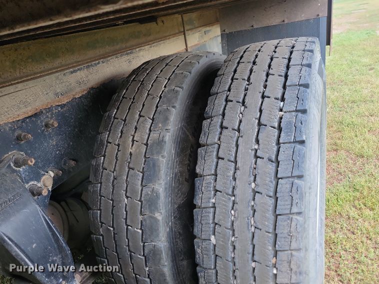 image for item ML9511 2005 Sterling LT7500  box truck