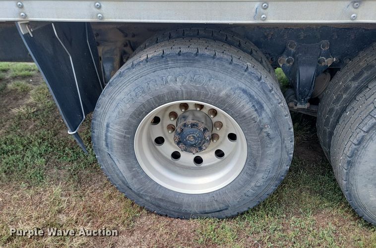 image for item ML9511 2005 Sterling LT7500  box truck